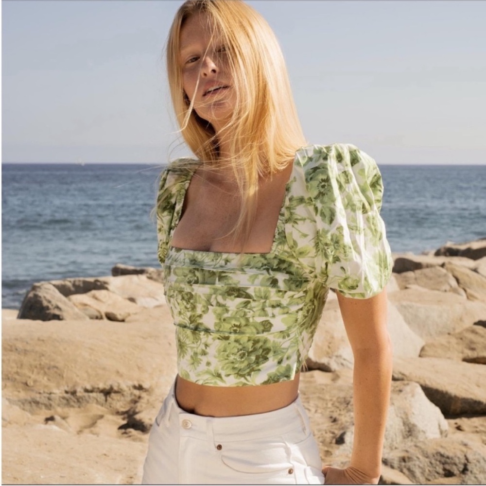 Abercrombie & Fitch Cropped Floral Top